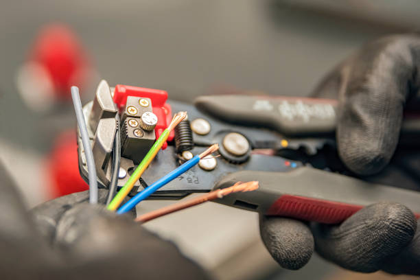 Best Licensed Electrician  in Gonzales, TX